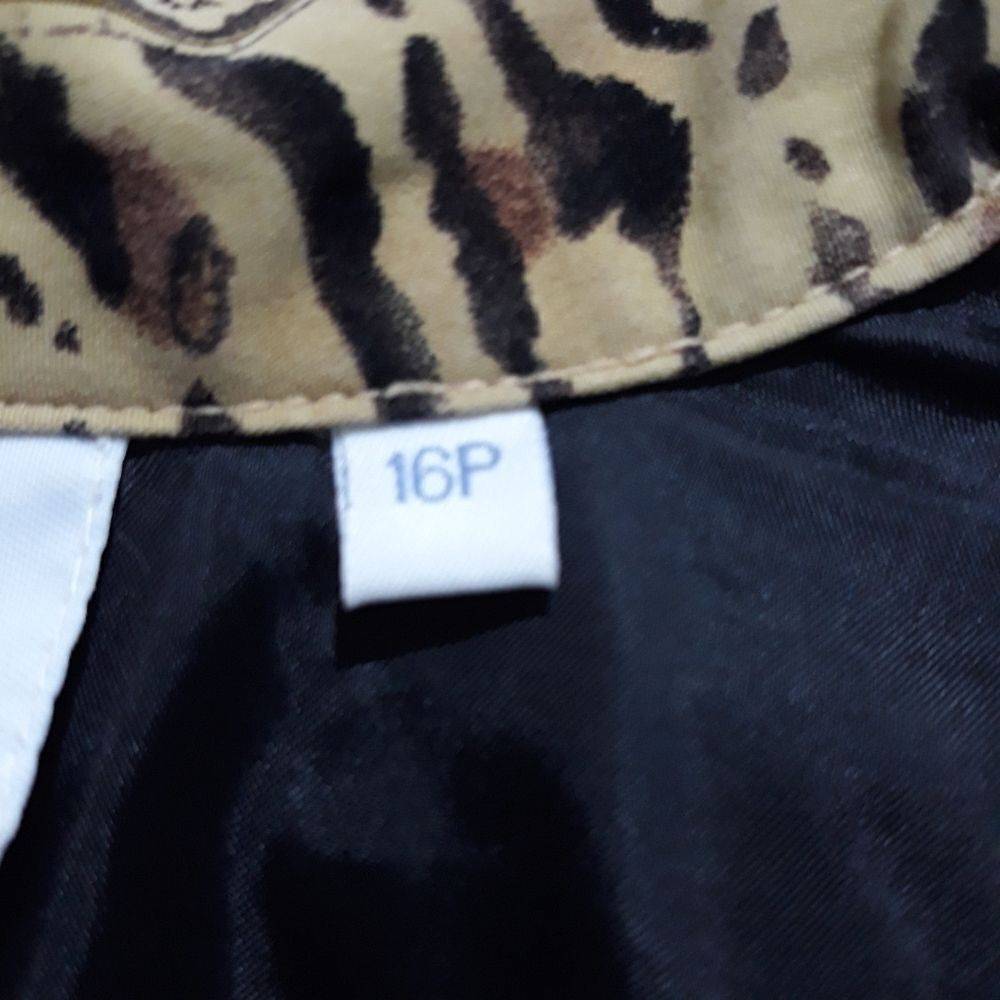 Vintage BFA Classic Plus Paisley Animal Print Long Sleeve Open Blazer Si… - Picture 15 of 15